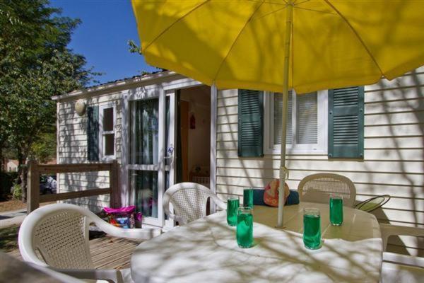 Camping Le Pressoir Petit-Palais-et-Cornemps Buitenkant foto