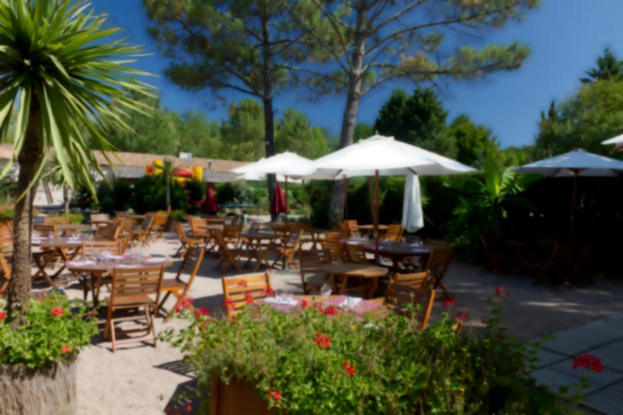 Camping Le Pressoir Petit-Palais-et-Cornemps Buitenkant foto