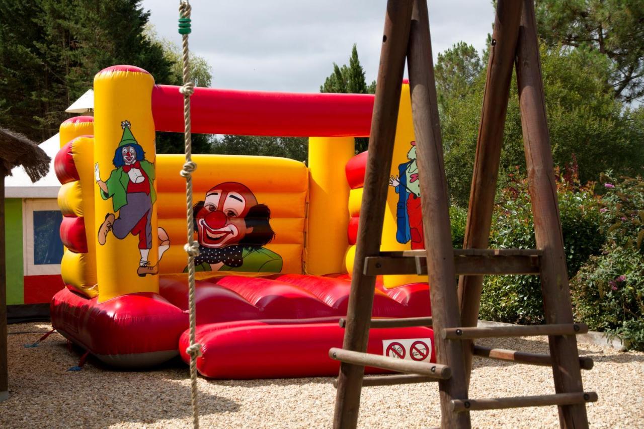 Camping Le Pressoir Petit-Palais-et-Cornemps Buitenkant foto