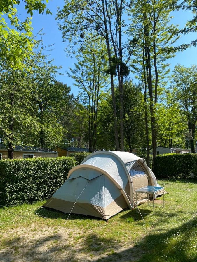 Camping Le Pressoir Petit-Palais-et-Cornemps Buitenkant foto